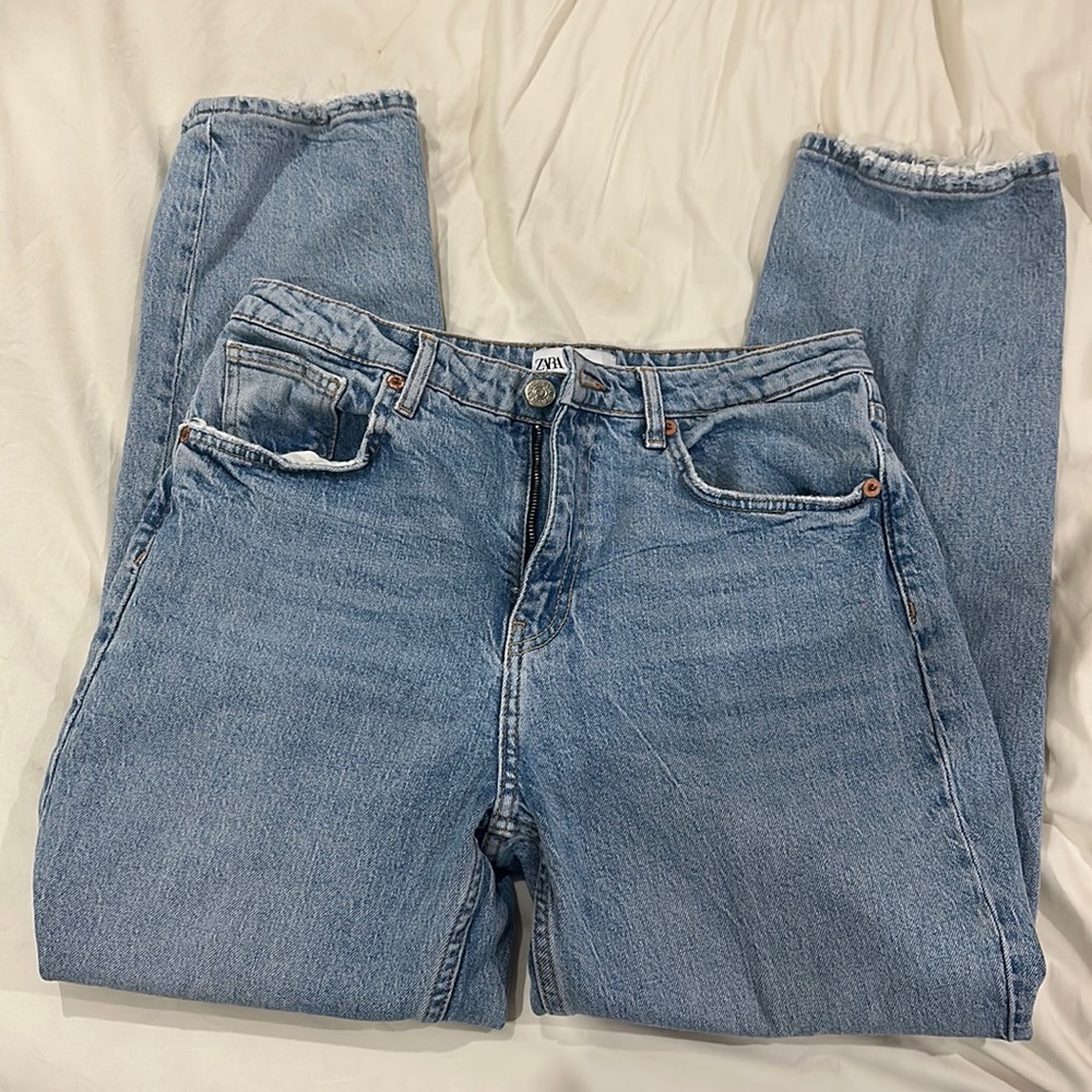Zara Straight leg jeans! Size 8